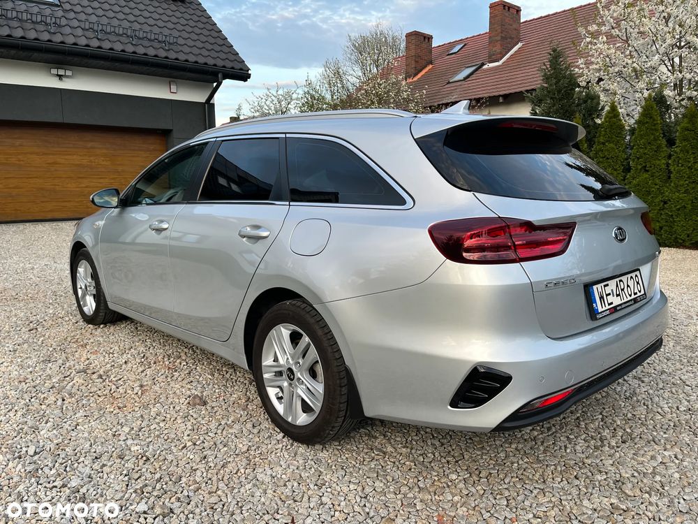 Kia Ceed 1.6 CRDi mHEV M - 3