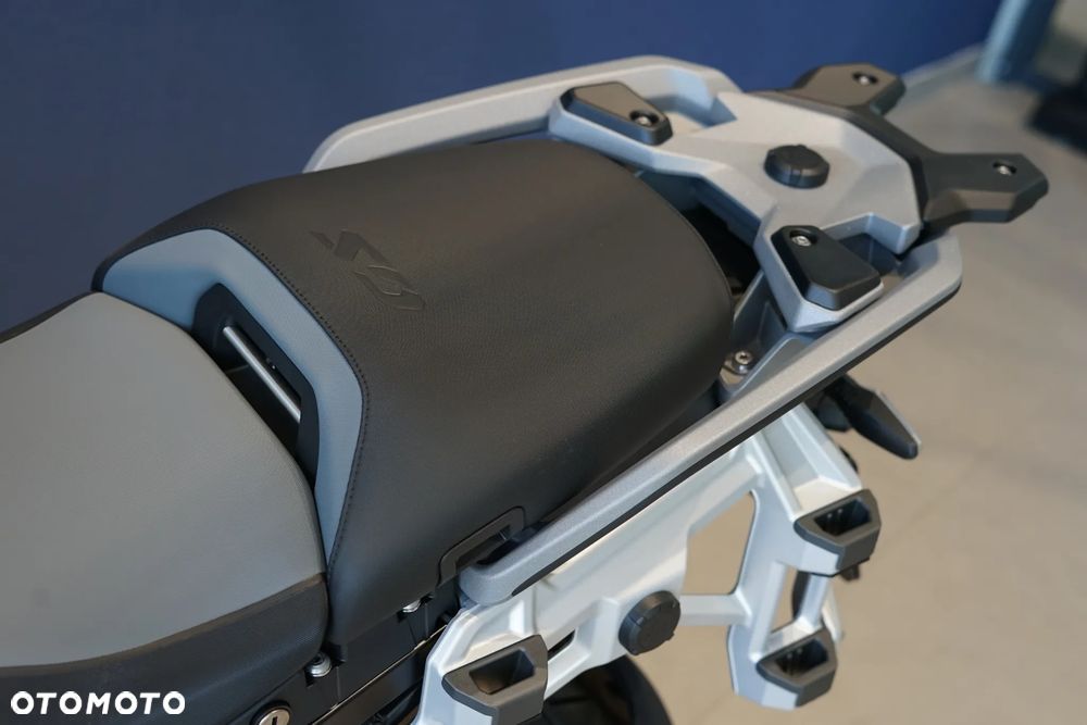 BMW R - 16