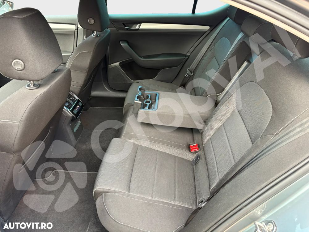 Skoda Superb 2.0 TDI DSG Active - 12