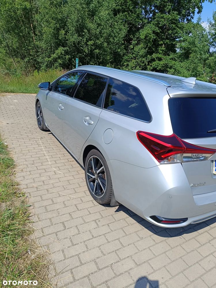 Toyota Auris 1.6 D-4D Prestige - 3
