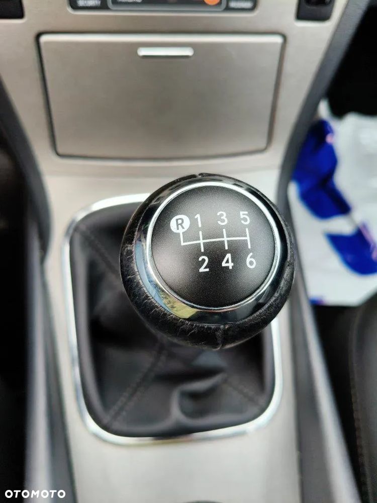Toyota Avensis 1.8 Sol plus NAVI - 27