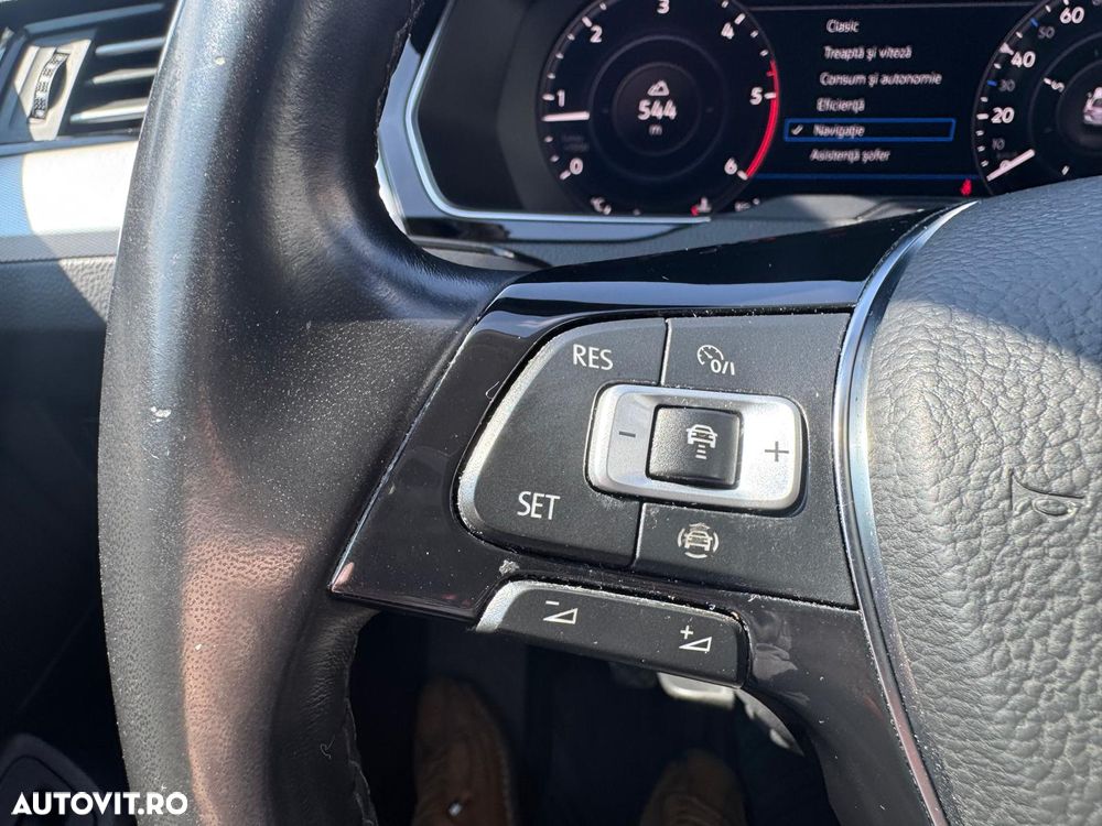 Volkswagen Passat 2.0 TDI R Executive - 16