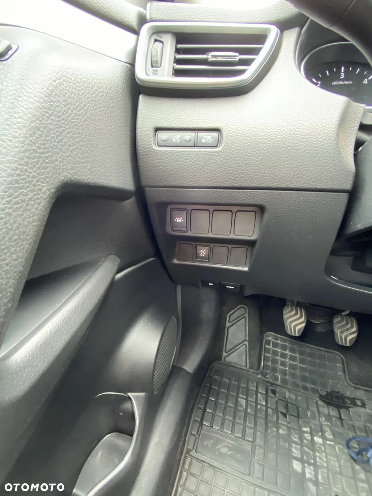Nissan Qashqai 1.6 DCi 4x4 Tekna EU6 - 19