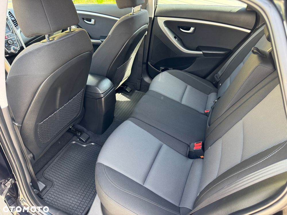 Hyundai i30 blue 1.4 Trend - 28