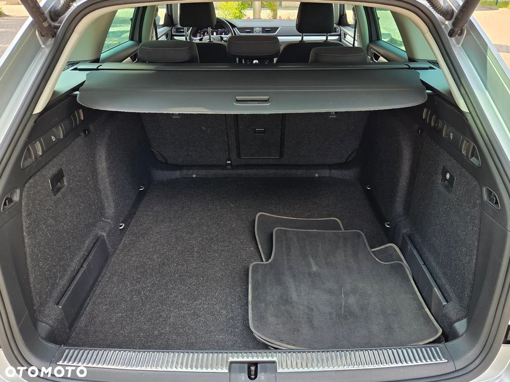 Skoda Superb 2.0 TDI SCR Ambition DSG - 23