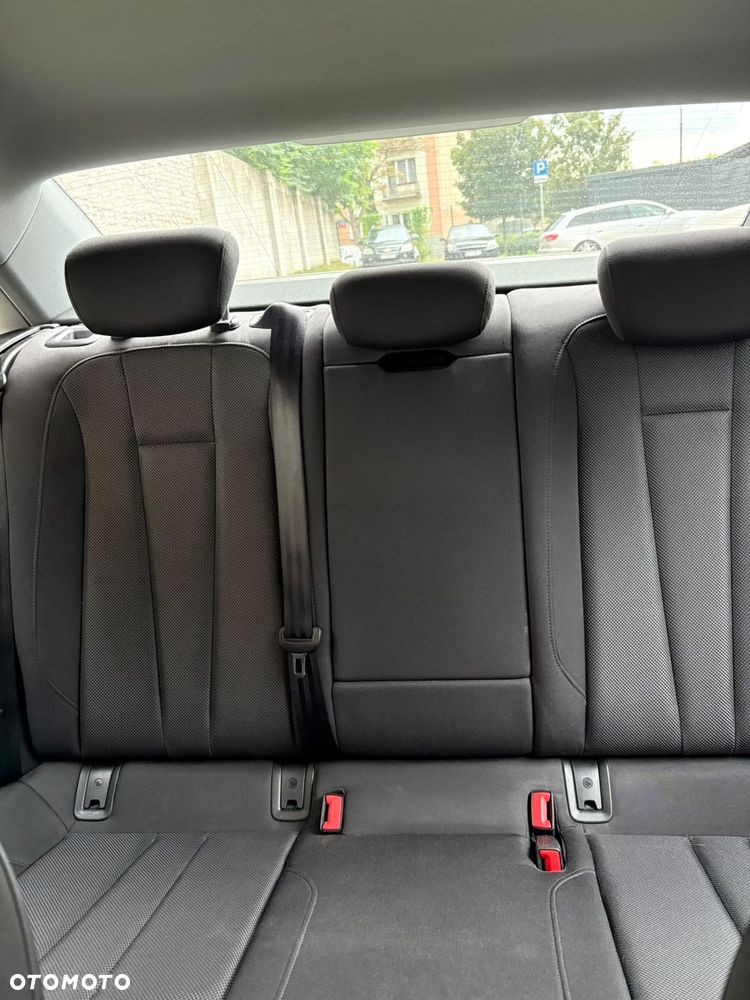 Audi A4 Limousine 35 TFSI - 21