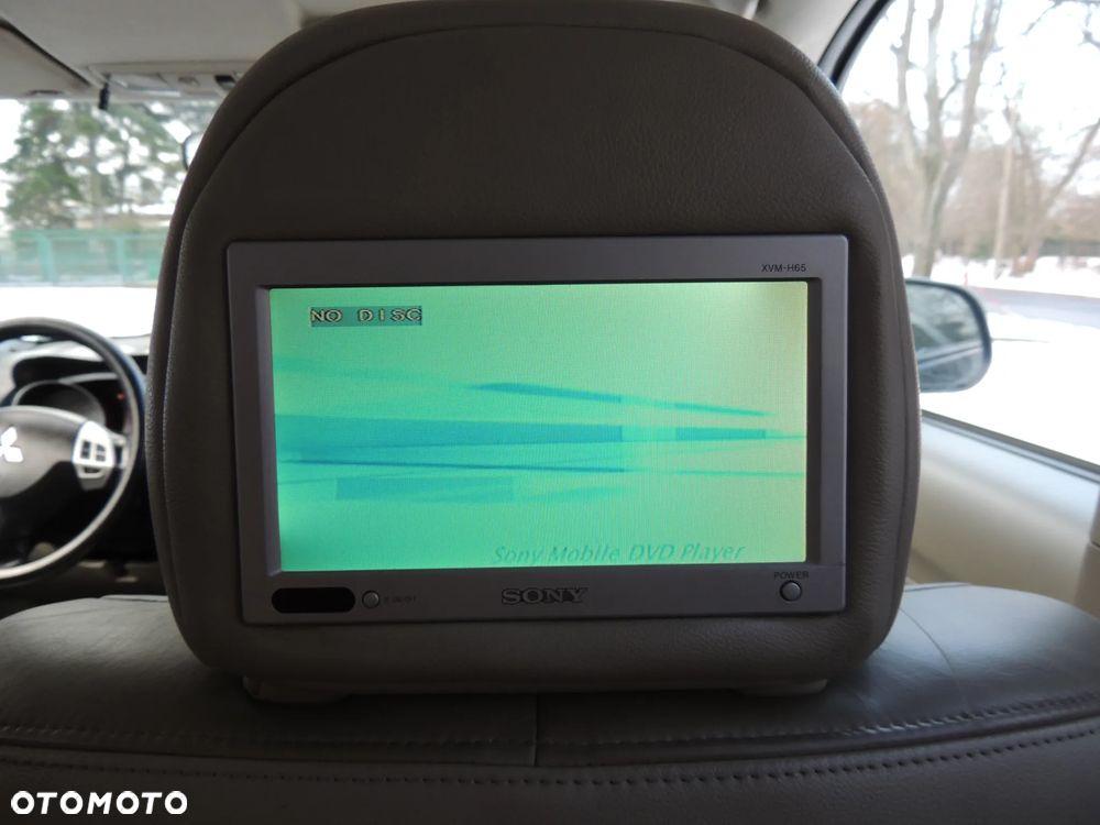 Mitsubishi Outlander 2.0 DID Instyle NAVI - 29