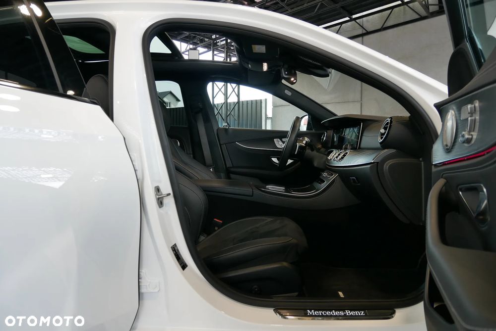 Mercedes-Benz Klasa E 220 d 4Matic 9G-TRONIC AMG Line - 9