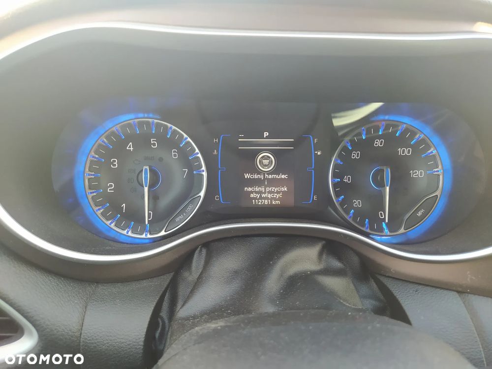 Chrysler Pacifica - 13