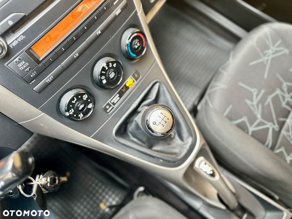 Toyota Auris 2009 photo 3