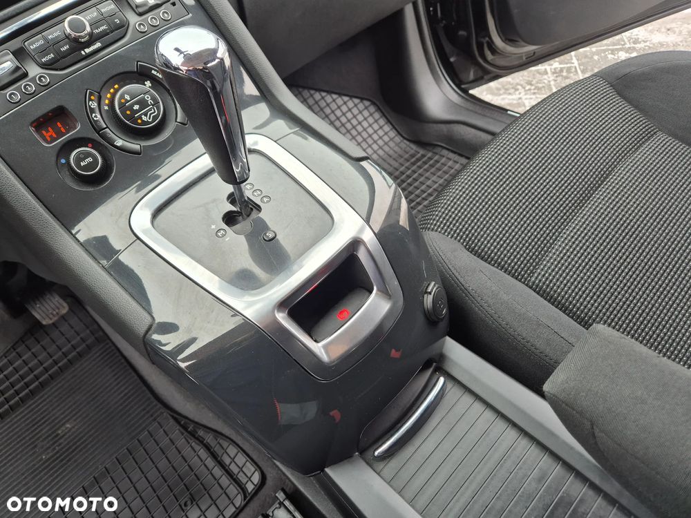 Peugeot 5008 e-HDI FAP 115 EGS6 Stop&Start Allure - 21