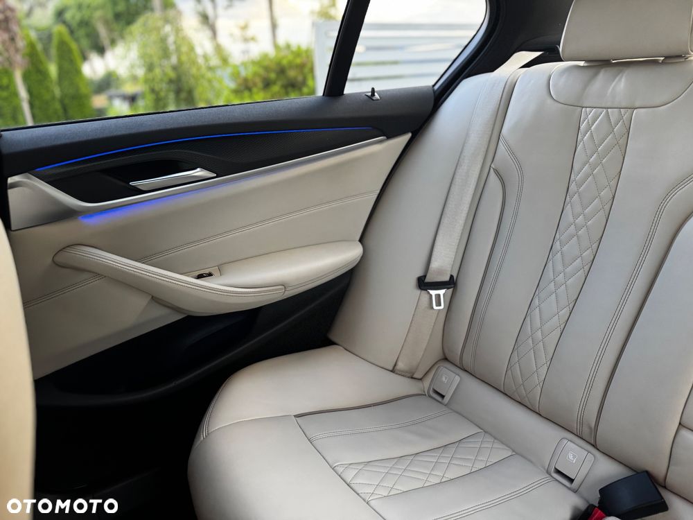 BMW Seria 5 520d xDrive MHEV M Sport sport - 31
