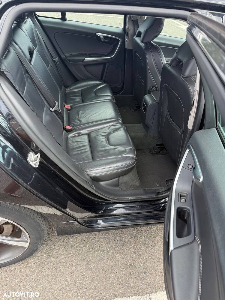 Volvo V60 D6 Plug-In-Hybrid AWD Geartronic Momentum - 10
