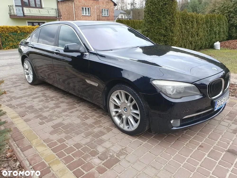 BMW Seria 7 750i xDrive - 2