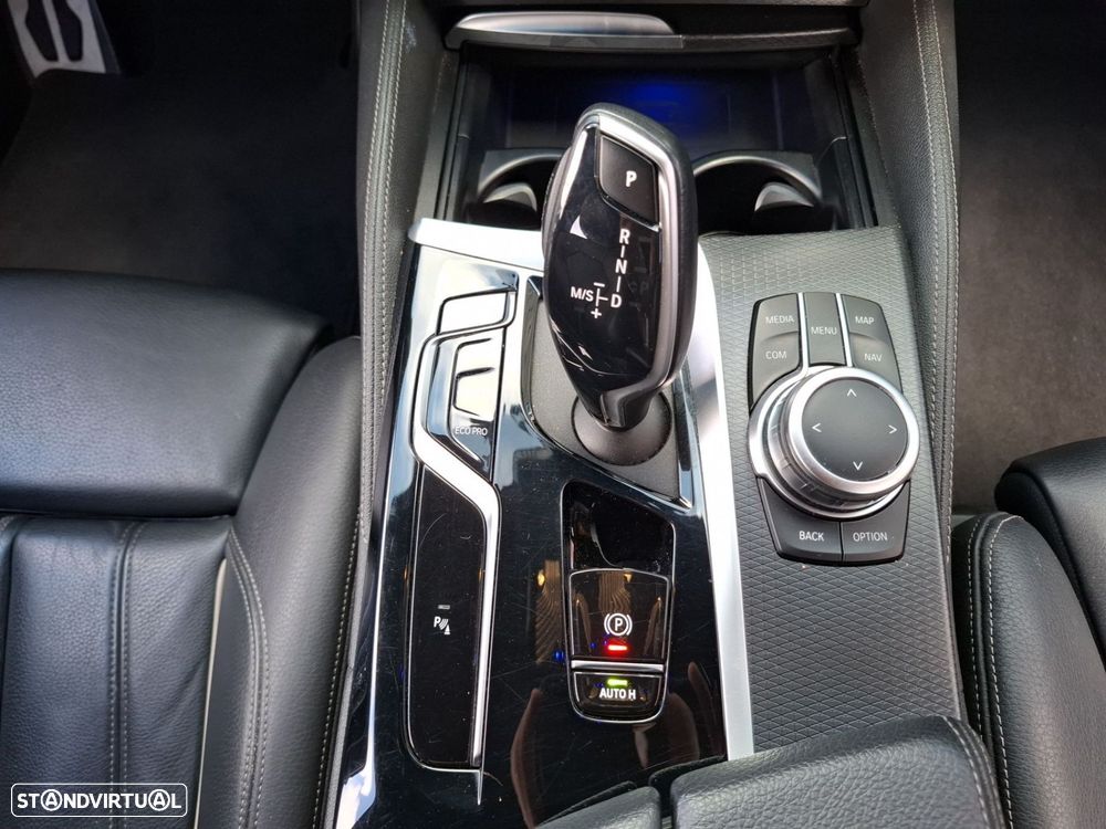 BMW 520 d Pack Desportivo M Auto - 16