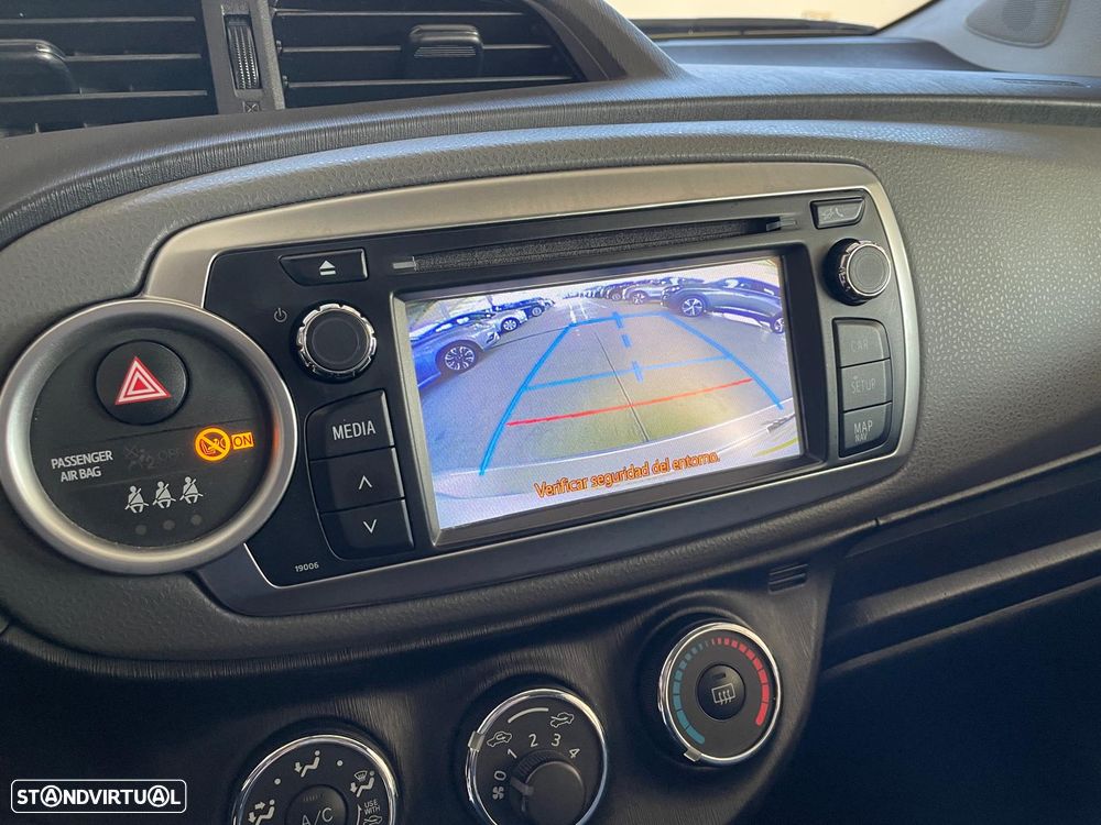 Toyota Yaris 1.4 D-4D AC Manual - 12