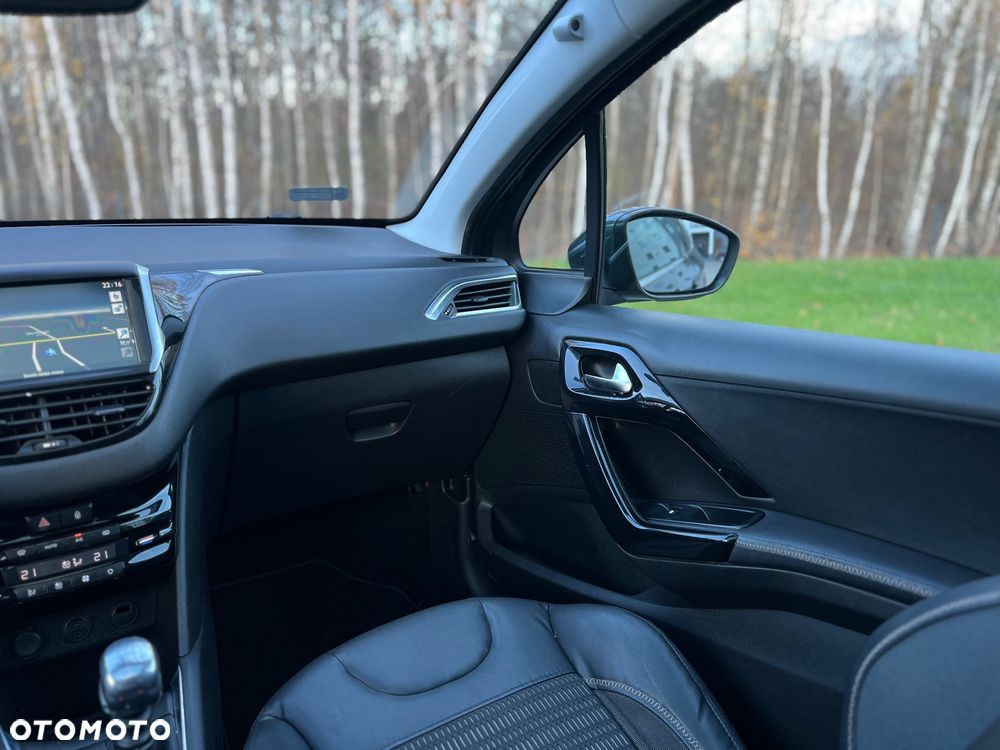 Peugeot 208 - 11