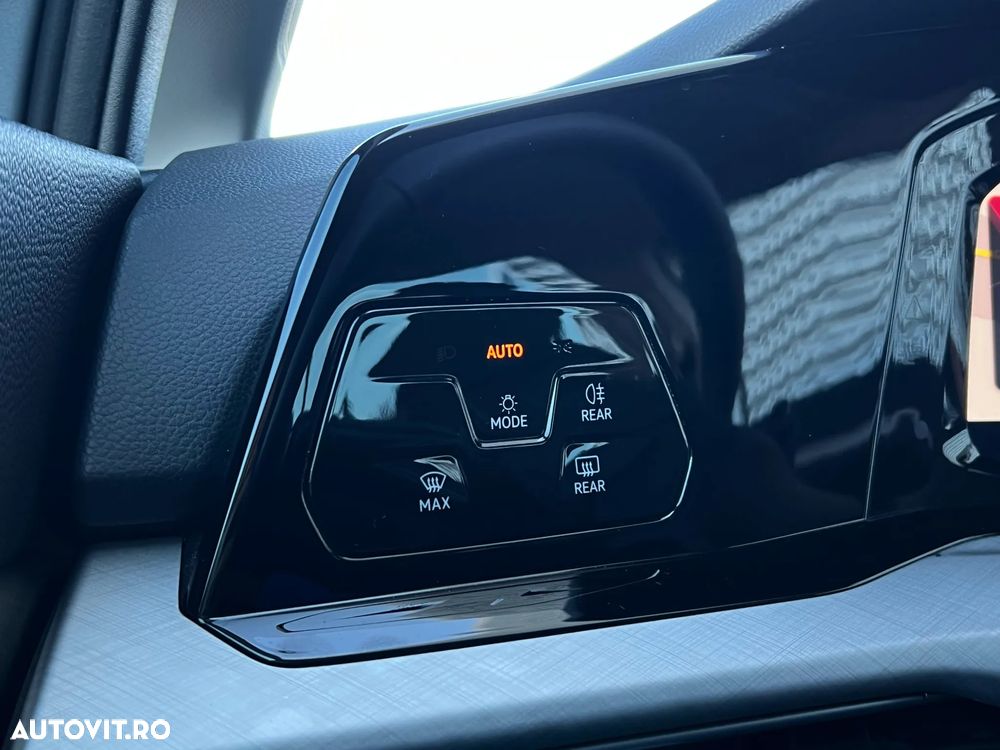 Volkswagen Golf Variant 2.0 TDI 116CP Life - 32