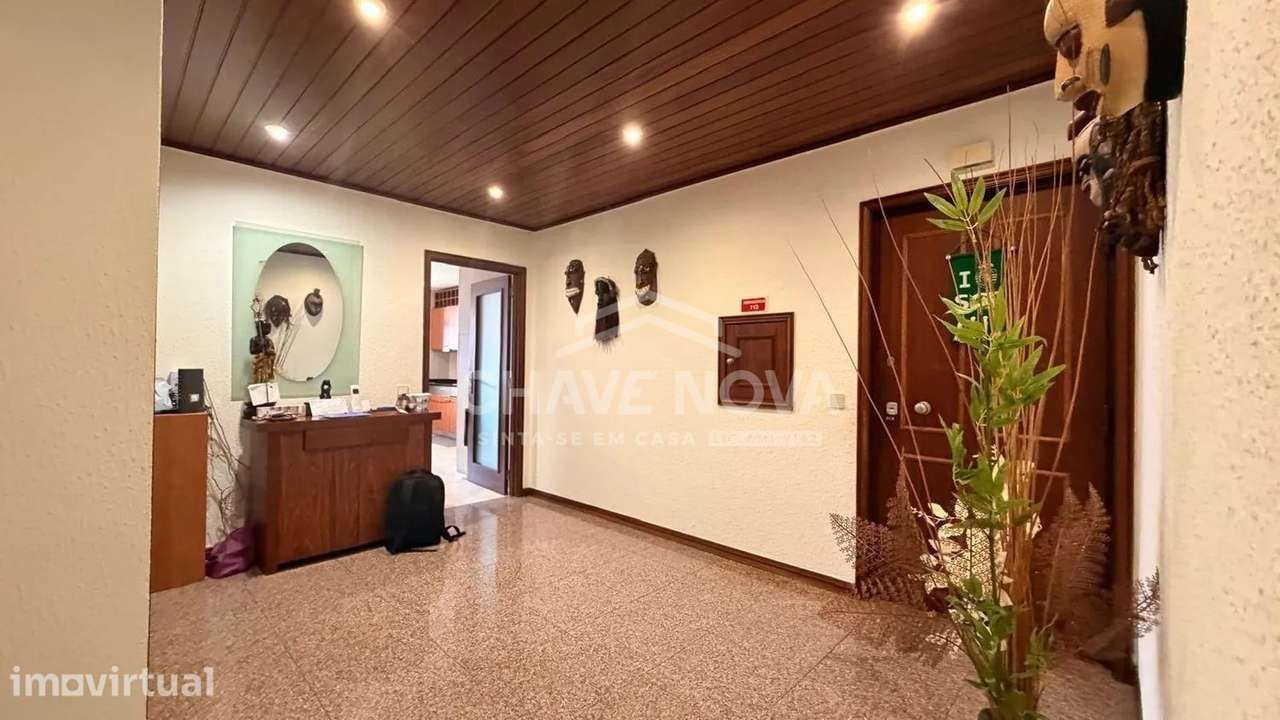 T5 c/ Varanda e Garagem Box no Centro de Vila Nova de Gaia - Grande imagem: 2/20