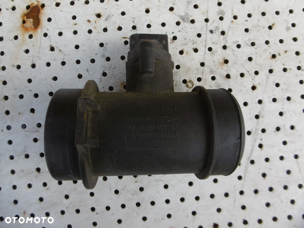 PRZEPŁYWOMIERZ MERCEDES W202 2.2 CDI 0281002384