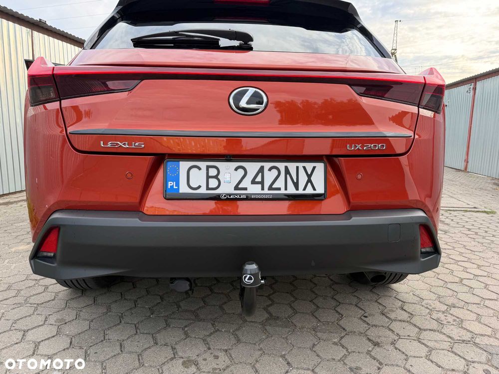 Lexus UX - 4
