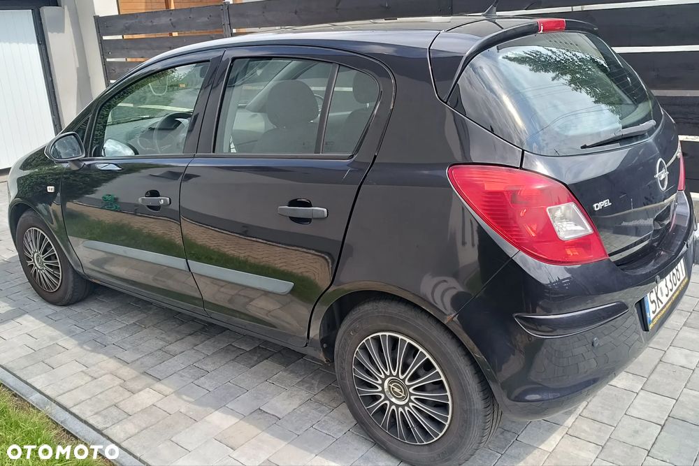 Opel Corsa 1.2 16V Essentia - 4