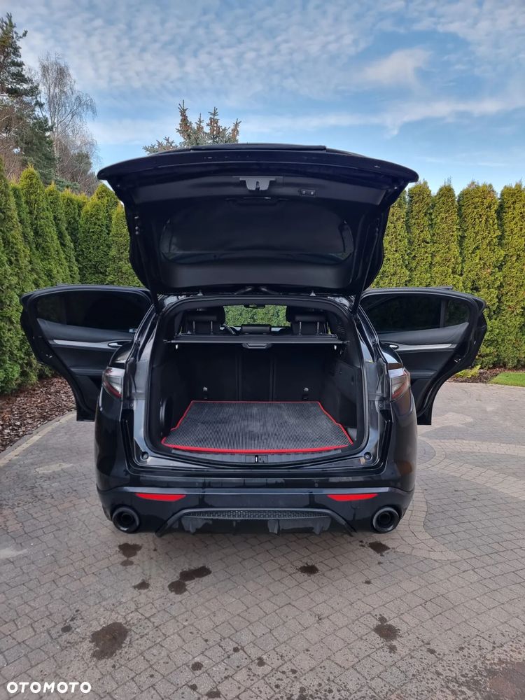 Alfa Romeo Stelvio 2.0 Turbo Competizione Q4 - 11