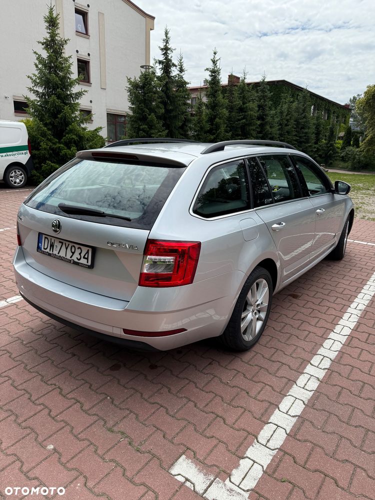 Skoda Octavia 2.0 TDI Style DSG - 23