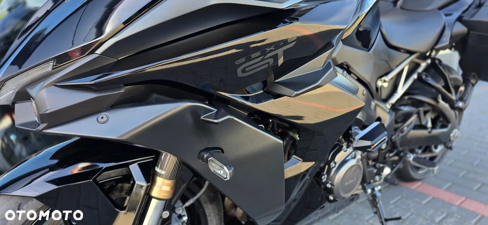 Suzuki GSX - 28