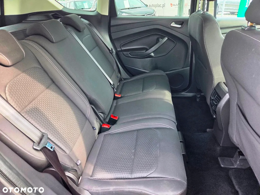 Ford Kuga 2.0 TDCi 2x4 Business Edition - 26