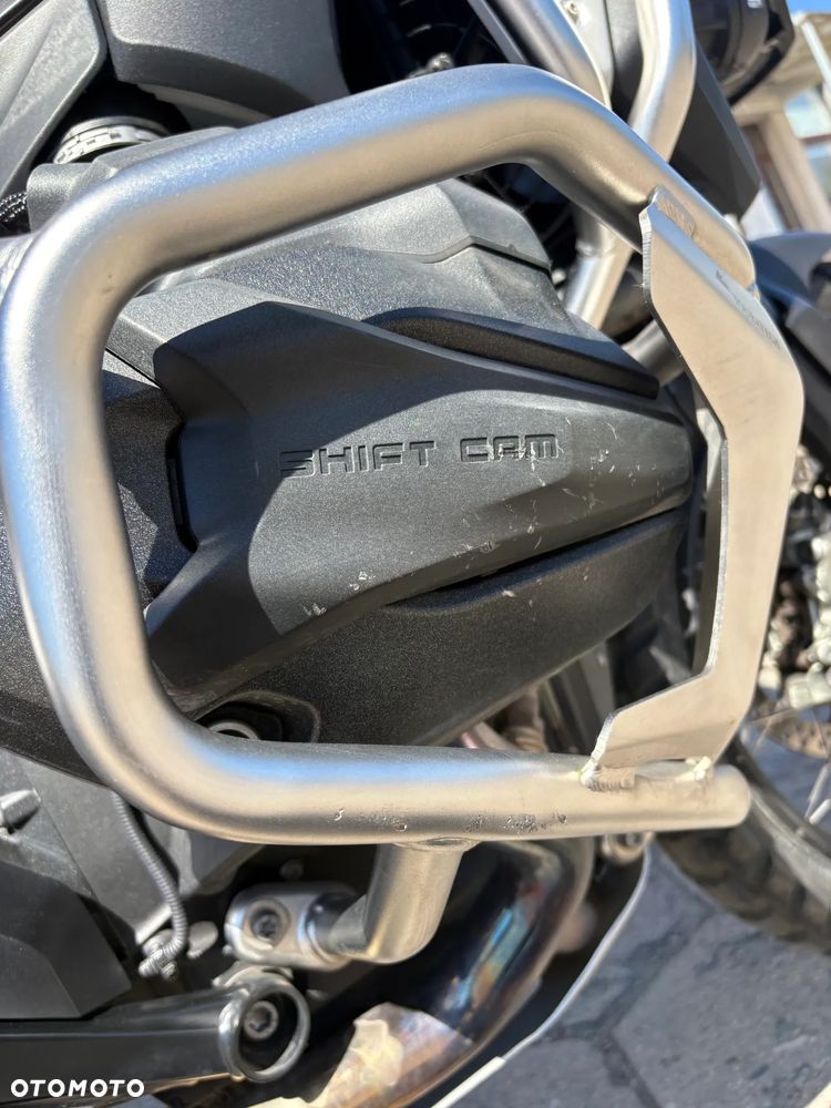 BMW R - 8