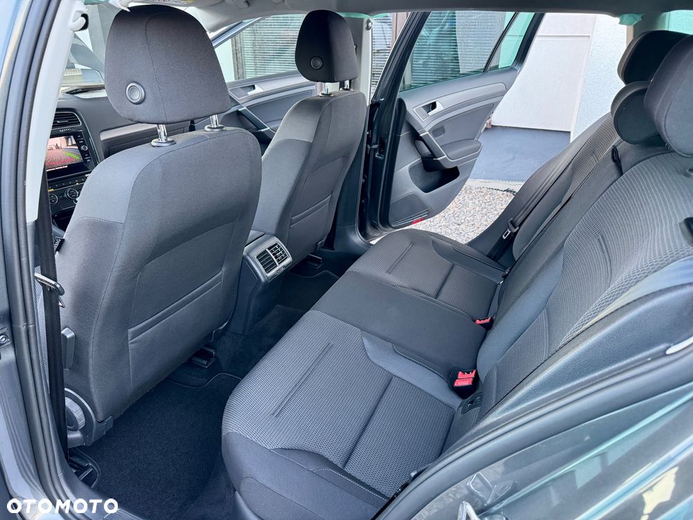 Volkswagen Golf - 22