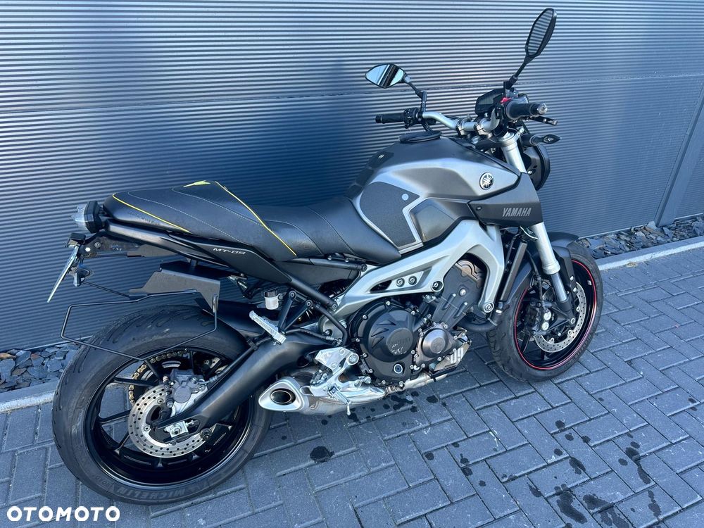 Yamaha MT - 4