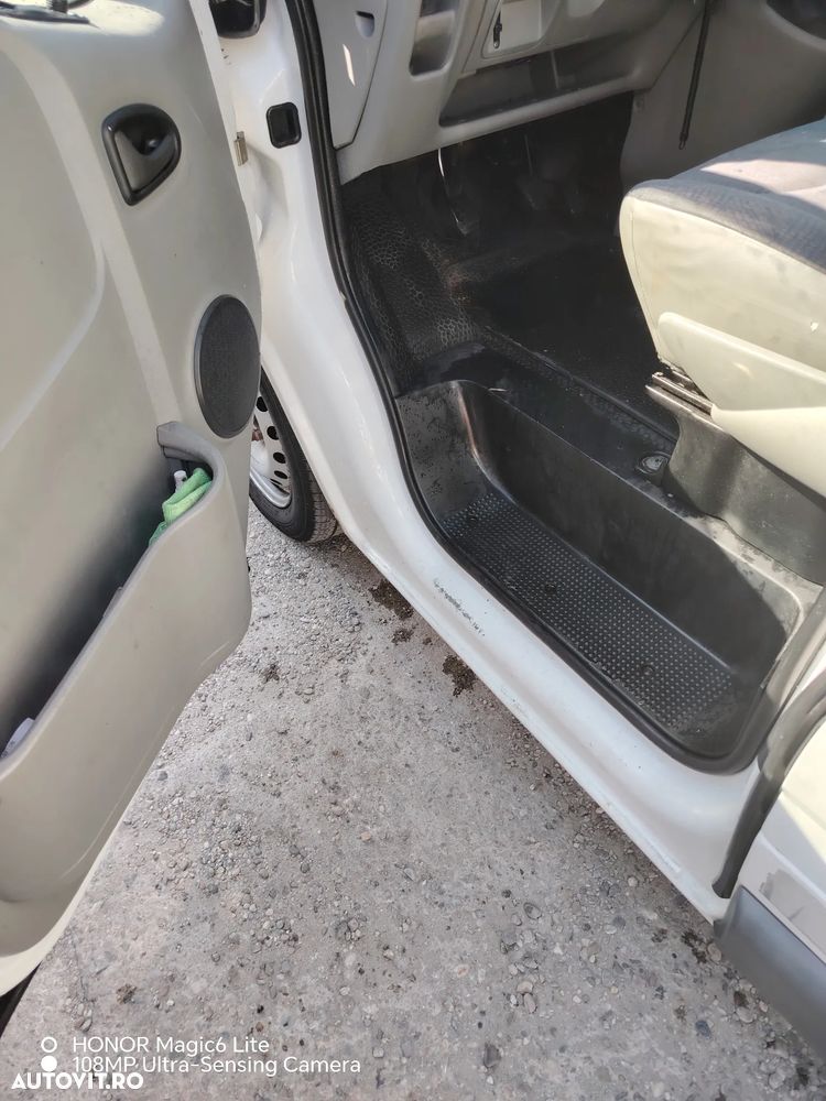 Renault trafic - 4
