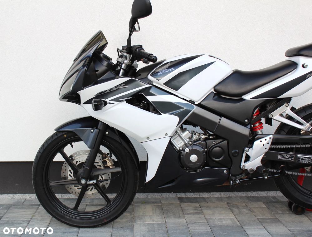 Honda CBR - 7