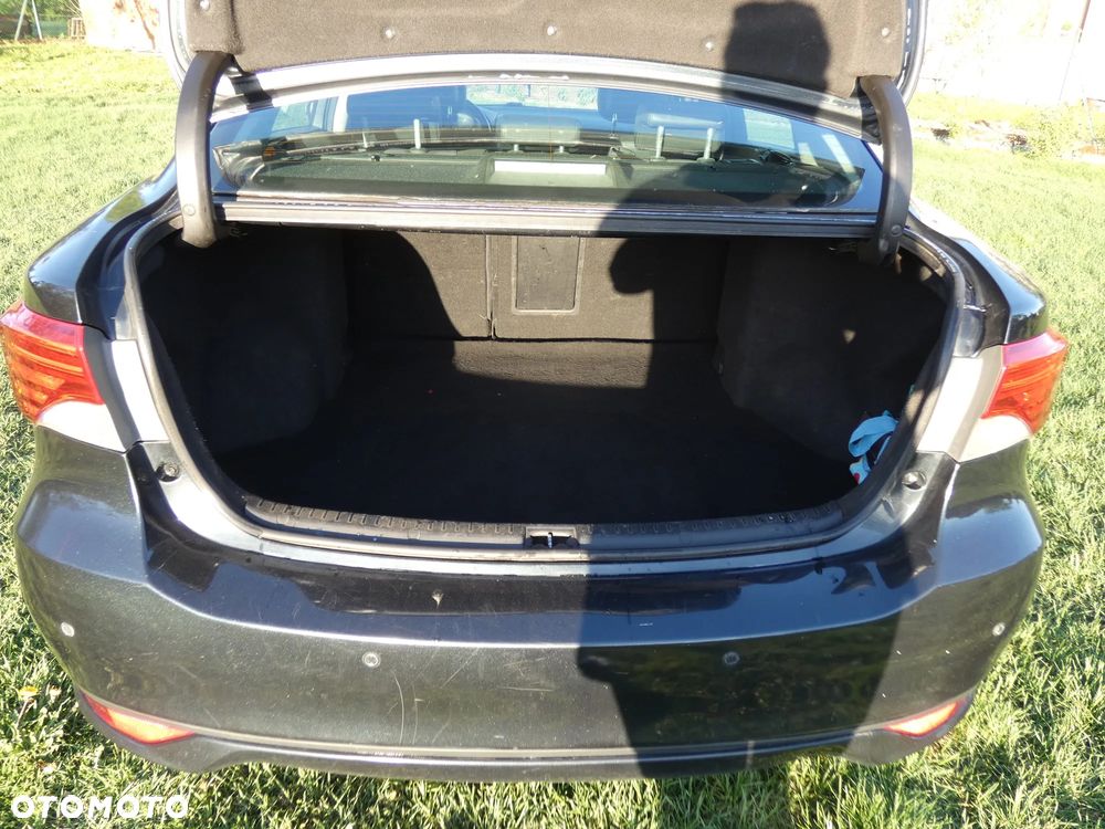 Toyota Avensis 2.0 D-4D Premium - 7