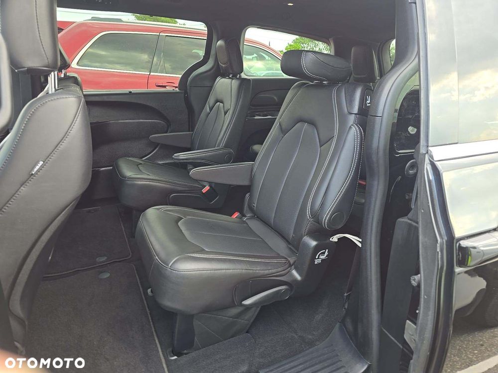 Chrysler Pacifica - 9