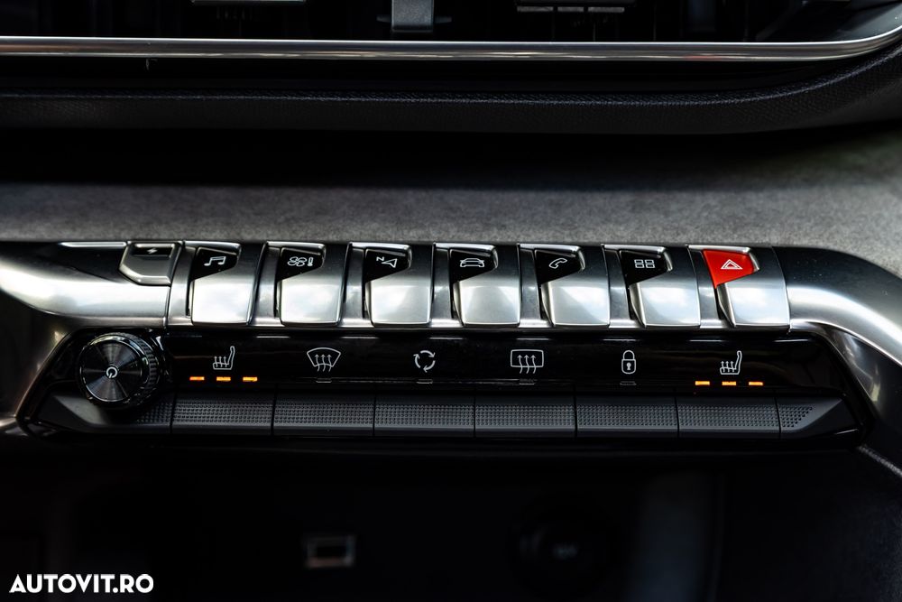 Peugeot 3008 PHEV EAT8 4X4 GT Pack - 33