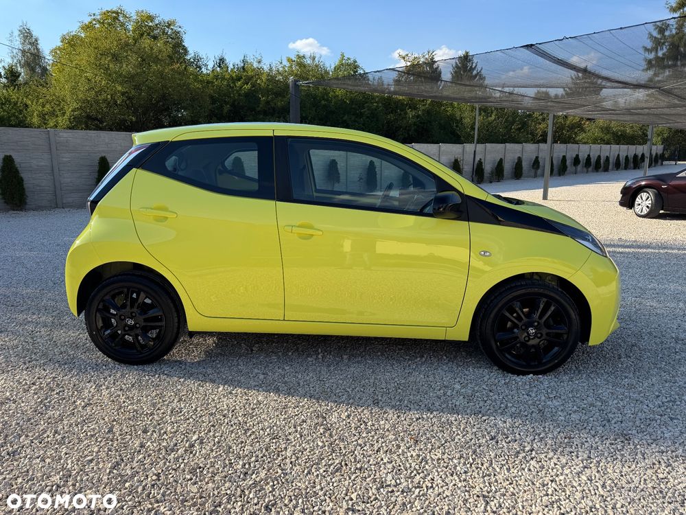 Toyota Aygo x mit x-business Paket - 5