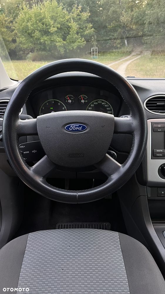 Ford Focus 1.6 16V Ambiente - 8