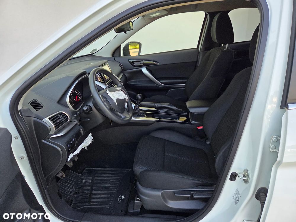 Mitsubishi Eclipse Cross - 8