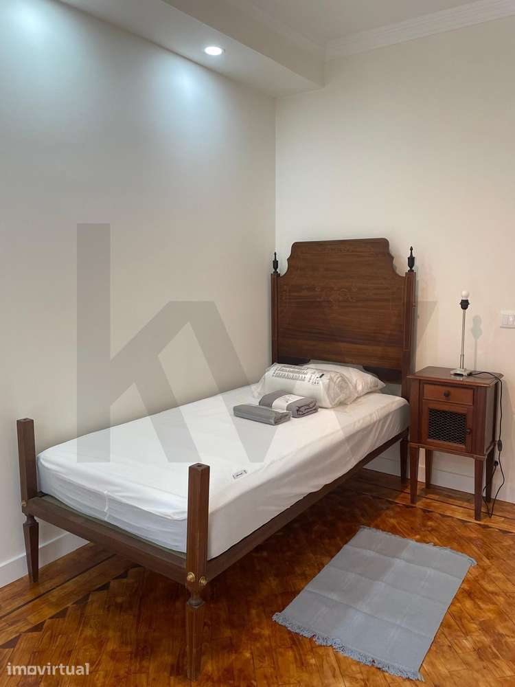 T2 COM JARDIM- REMODELAÇÃO RECENTE E MOBILADO - Grande imagem: 4/17