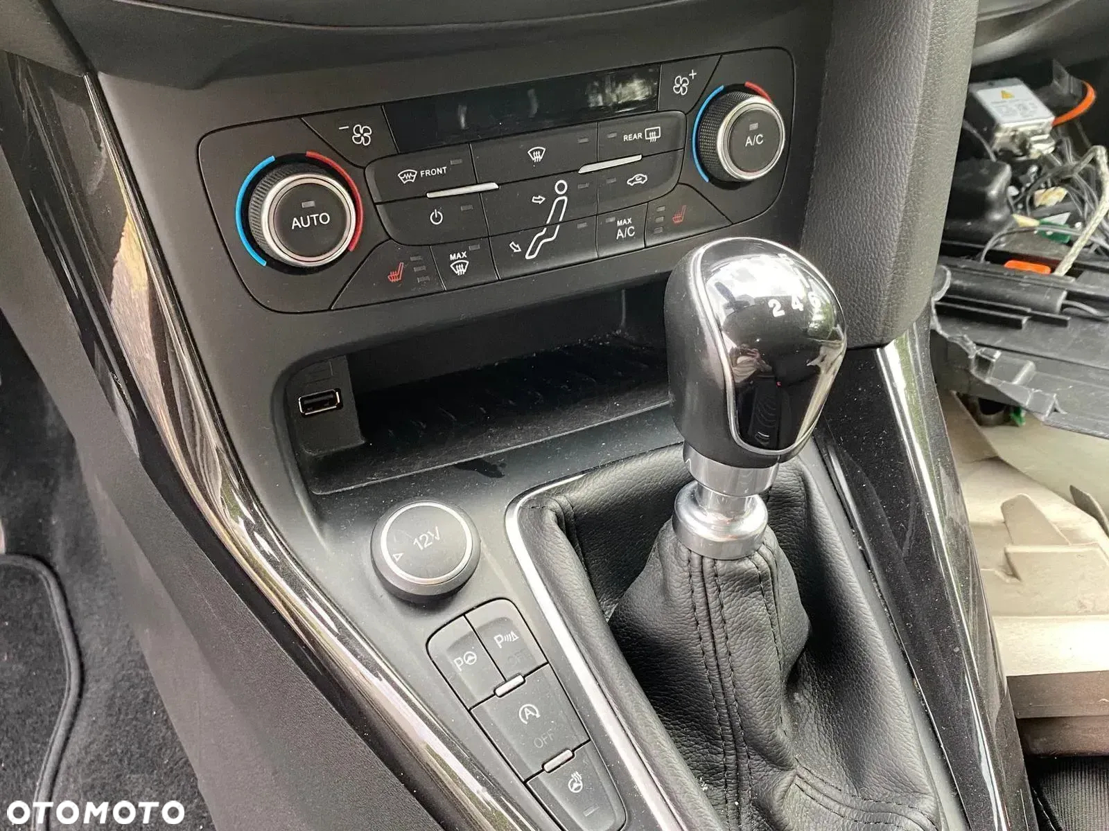 Ford Focus 1.5 EcoBoost Start-Stopp-System TITANIUM - 26