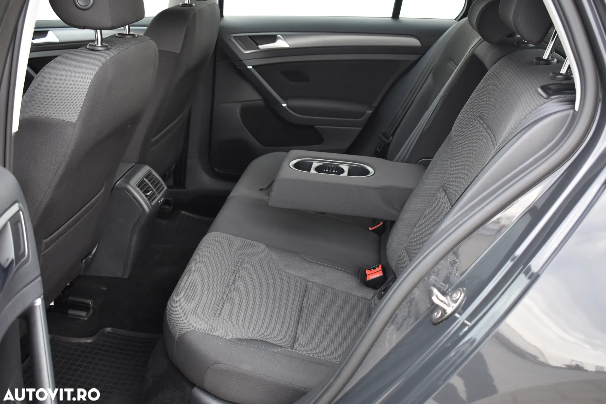 Volkswagen Golf 1.6 TDI Comfortline - 8
