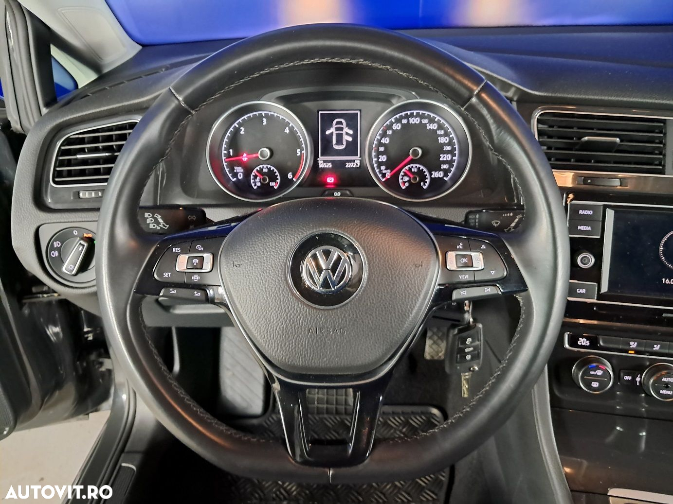 Volkswagen Golf - 11