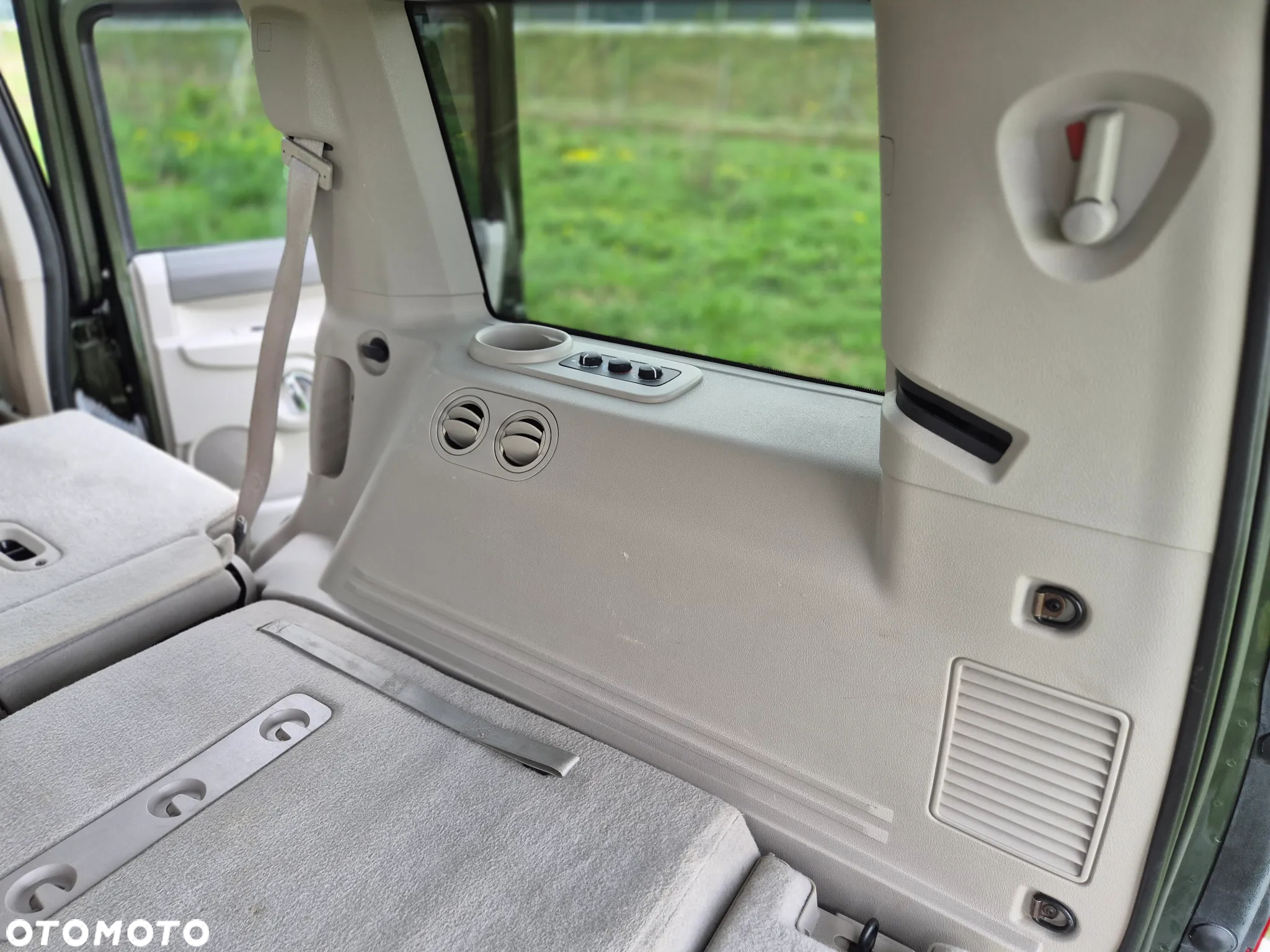 Jeep Commander 4.7 V8 - 12
