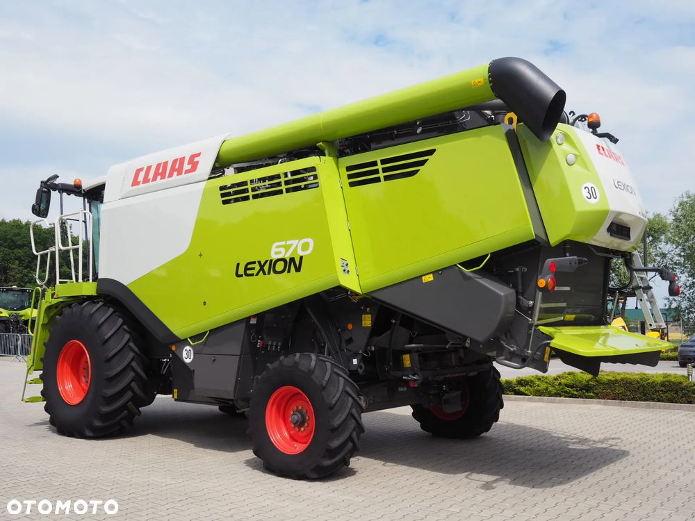 Claas Lexion 670 MONTANA + V770 - 3