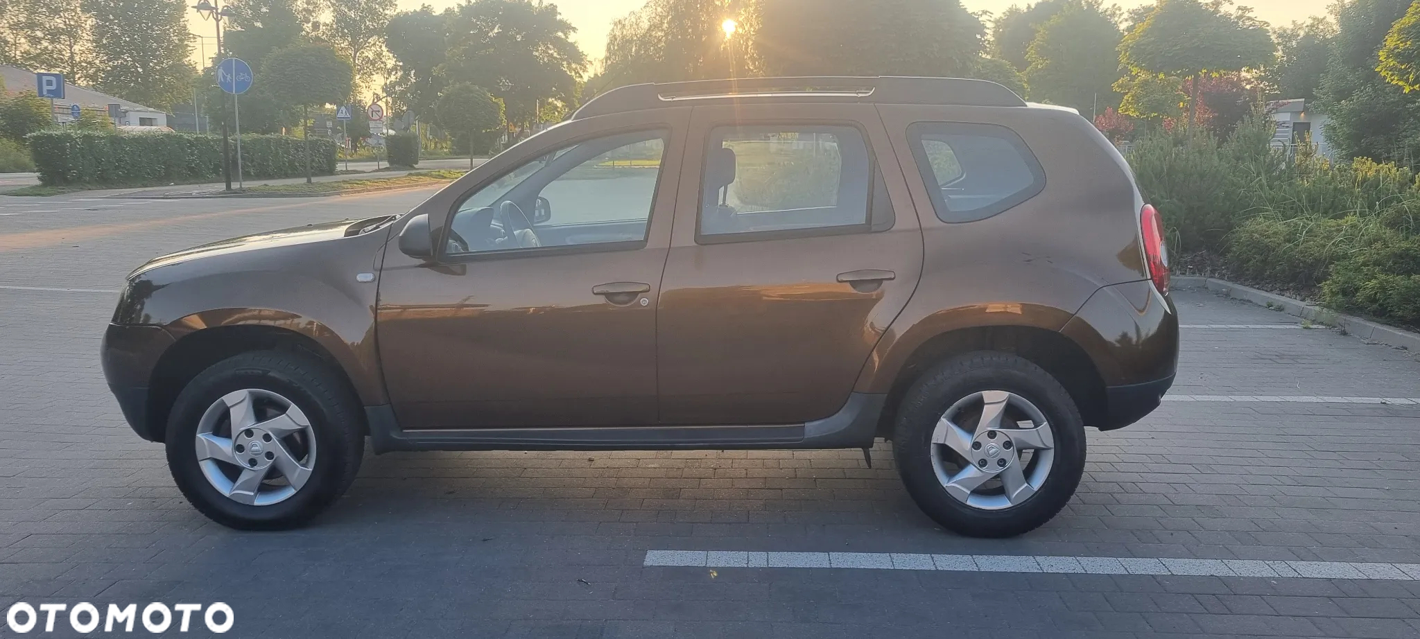 Dacia Duster 1.6 16V 4x2 Laureate - 8
