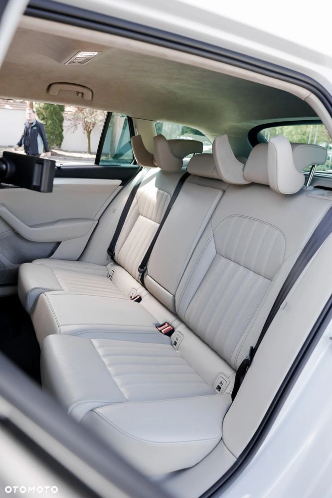 Skoda Superb 2.0 TDI SCR L&K DSG - 16