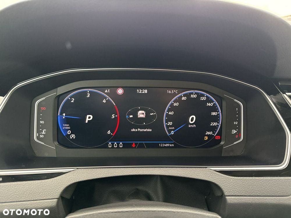 Volkswagen Passat 2.0 TDI SCR DSG Business - 26